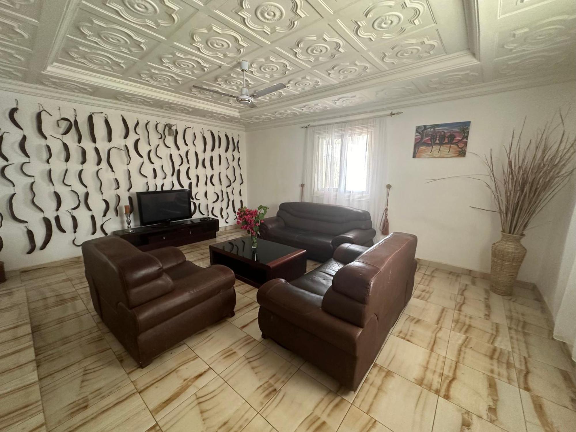 Fhs Foundation House Bijilo Экстерьер фото